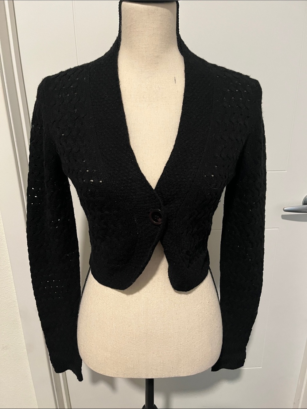Y2K Halogen Lambs’ Wool Blend Cropped Black Knit Button Cardigan Sweater 2000’s